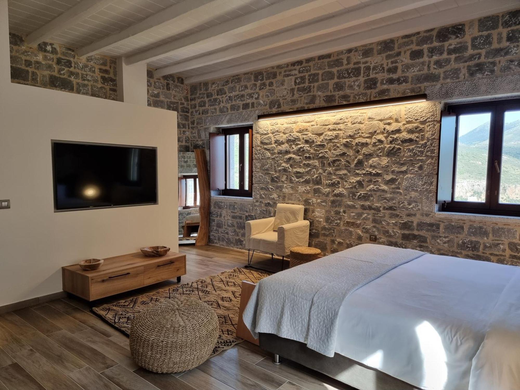 Manifest Boutique Hotel Oitilon Luaran gambar