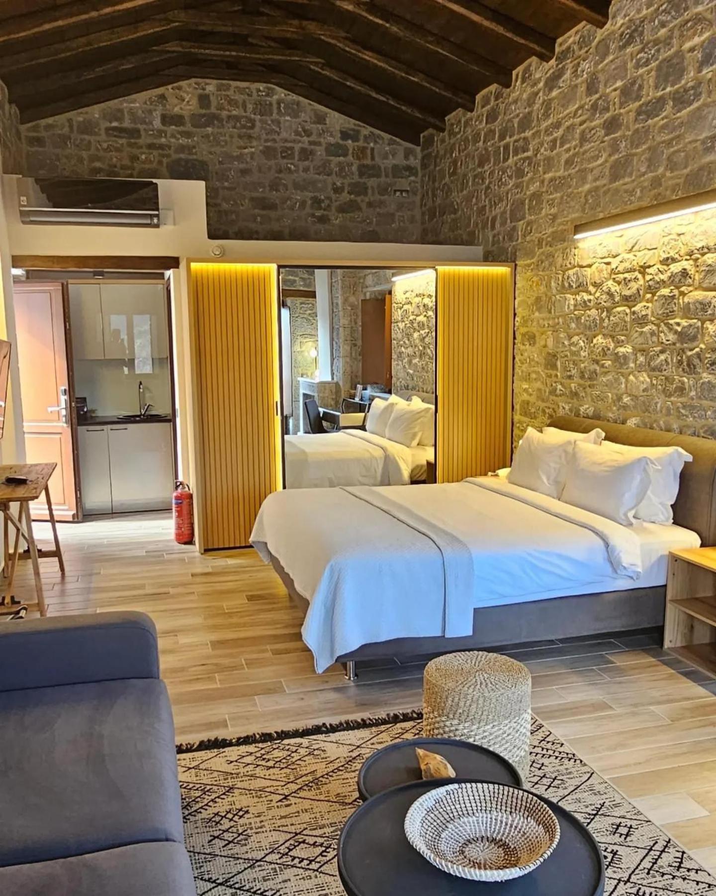 Manifest Boutique Hotel Oitilon Luaran gambar